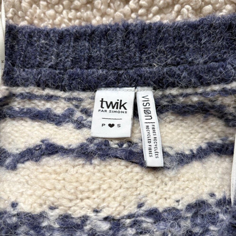Simons Brand: Twik Holiday Cardigan - Picture 6 of 8